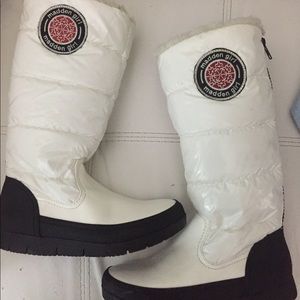 Madden Girl Puffed Shoes size 9.5